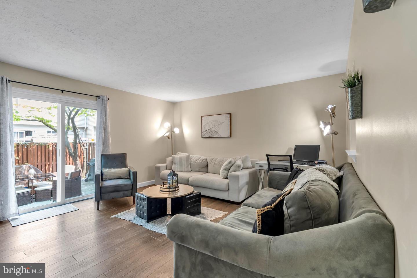 504 Domain Ct