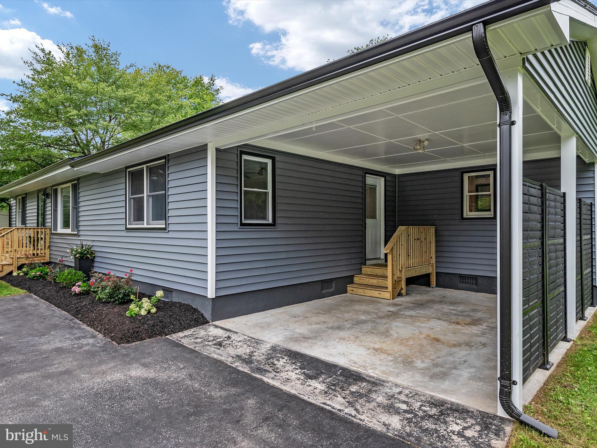 5778 Shady Side Rd