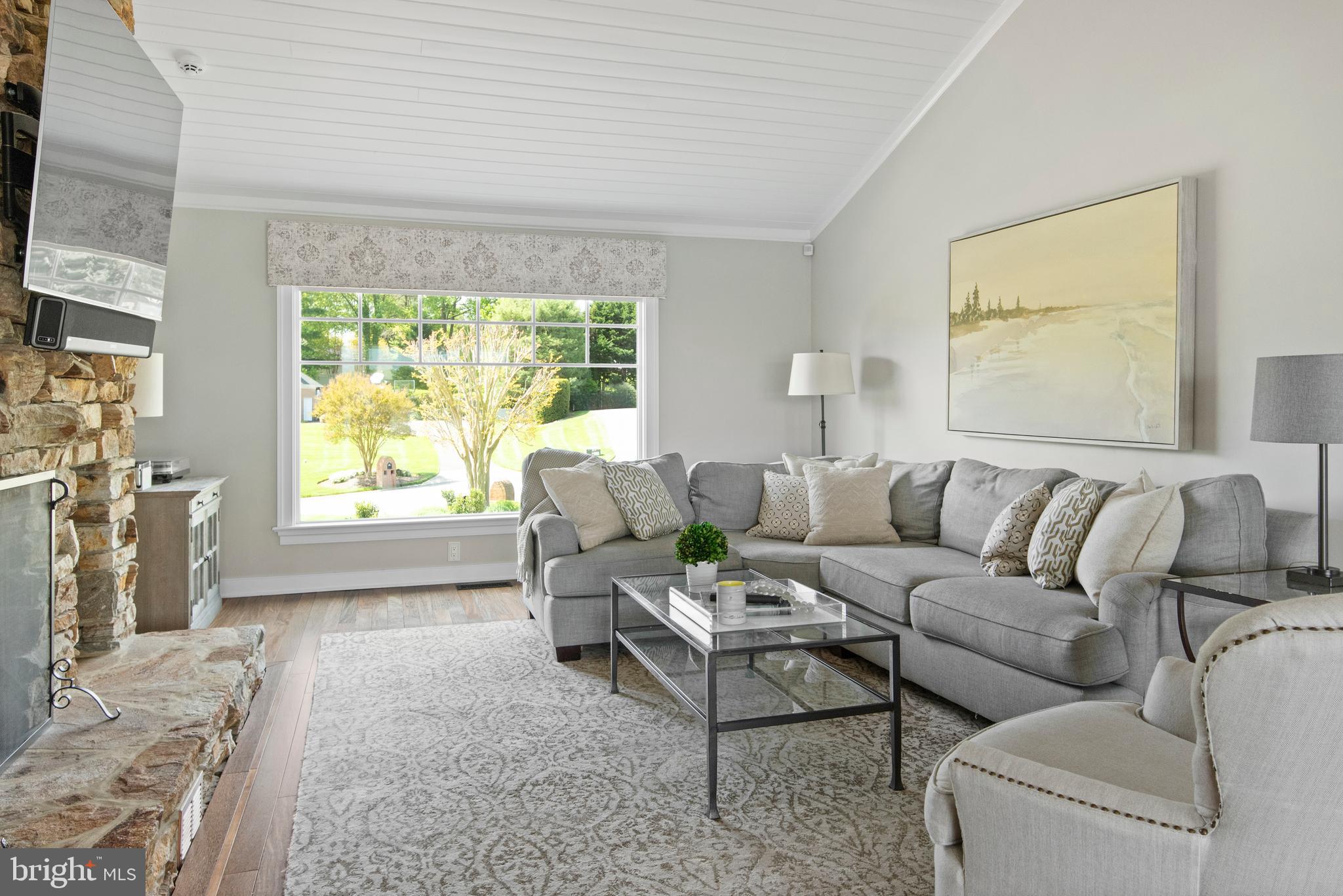804 Coachway