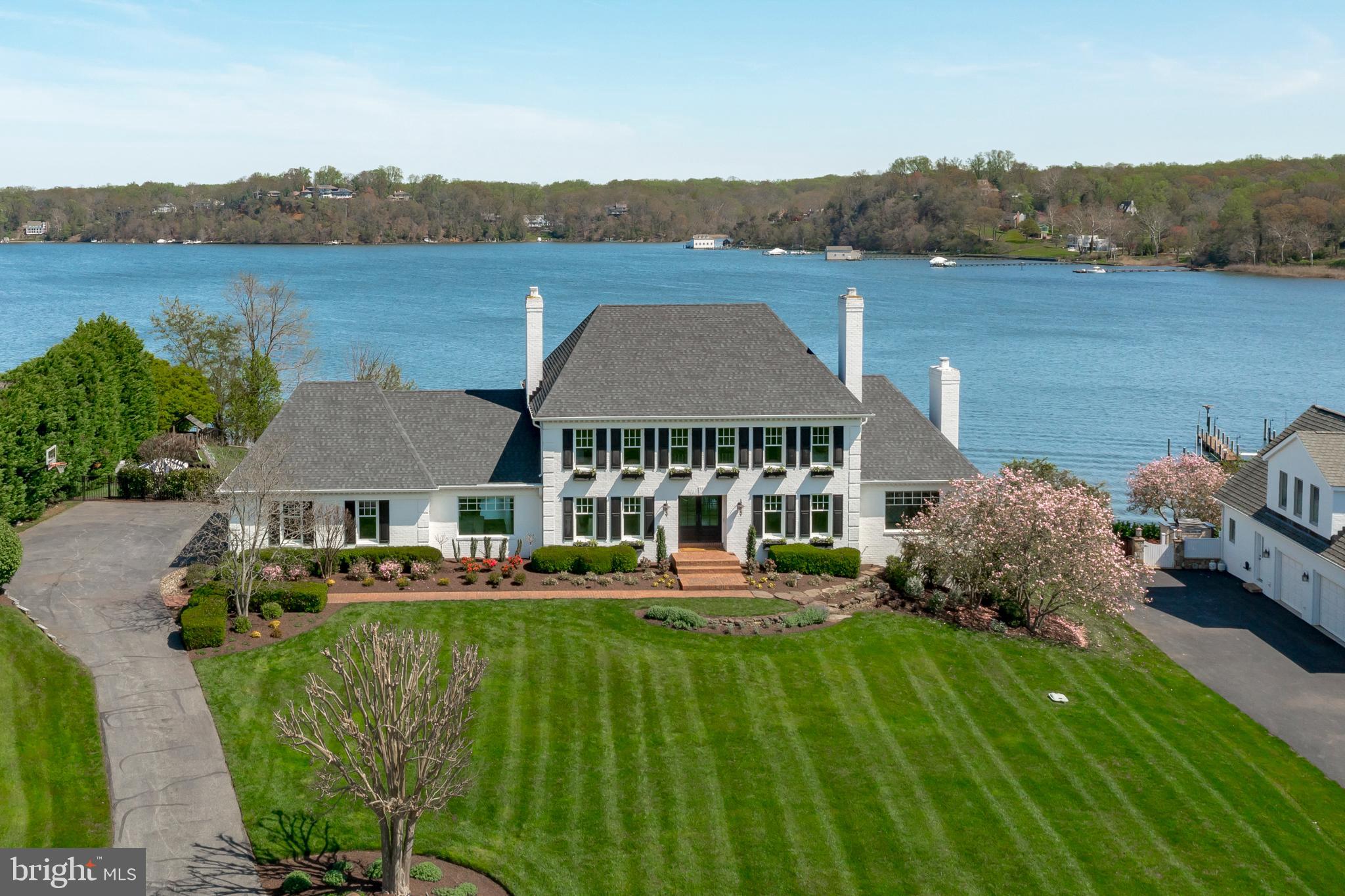 804 Coachway