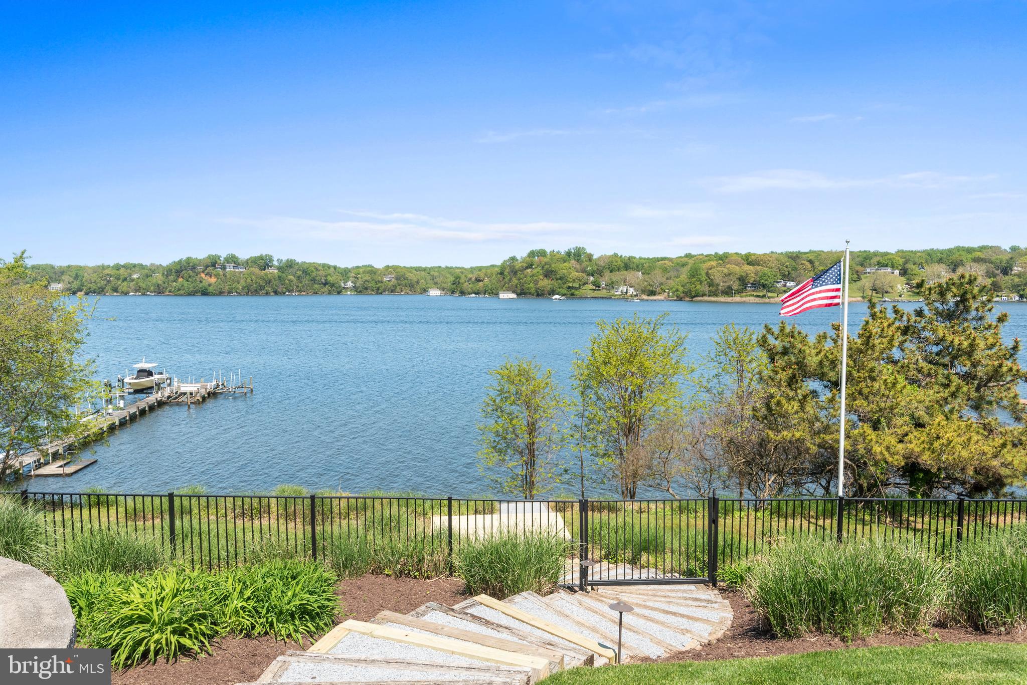 804 Coachway