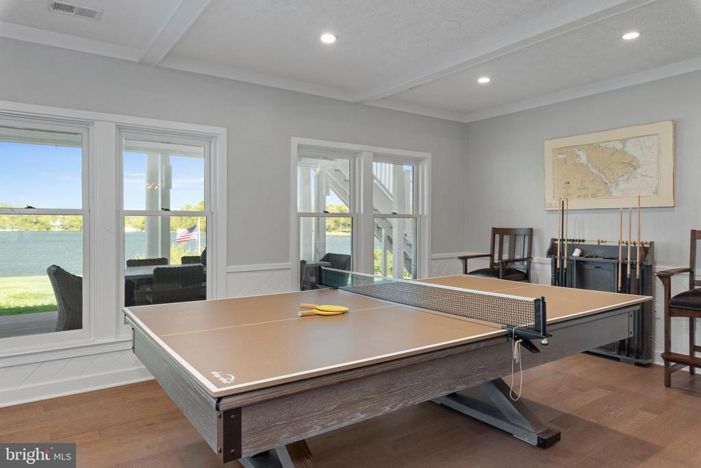 804 Coachway