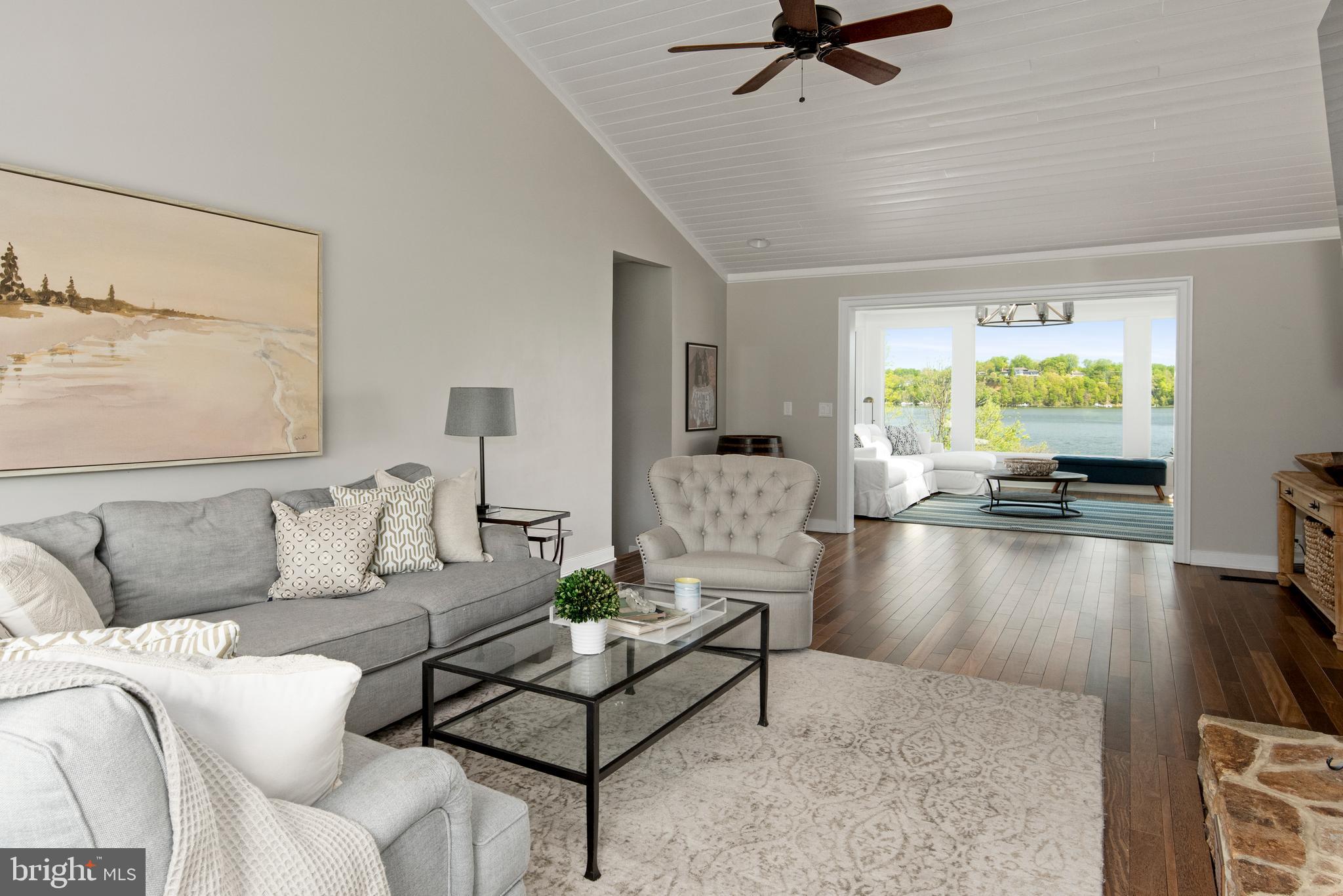 804 Coachway