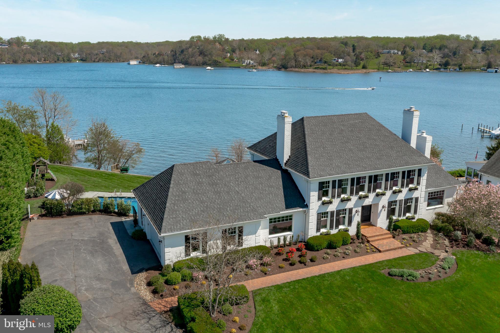 804 Coachway
