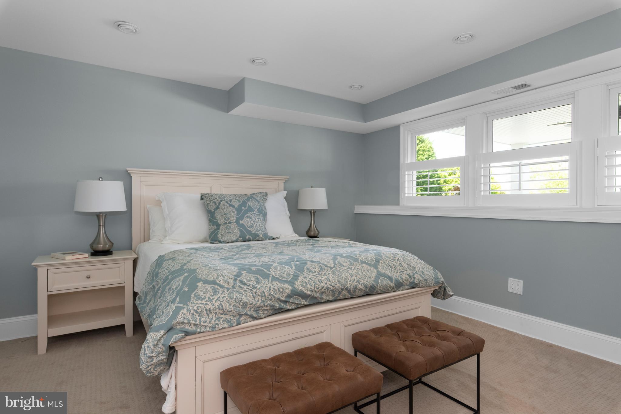 804 Coachway