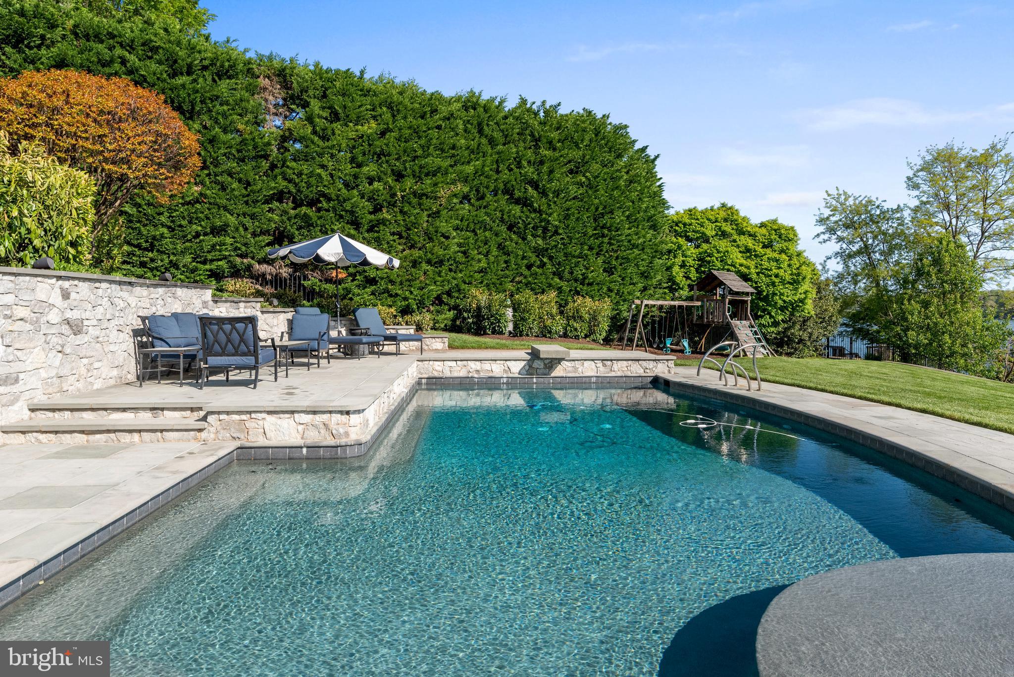 804 Coachway