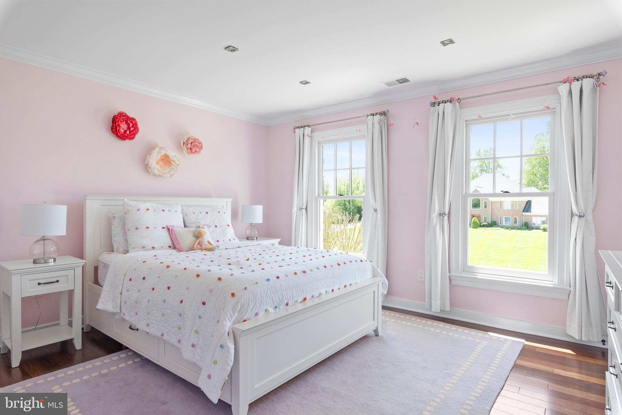 804 Coachway
