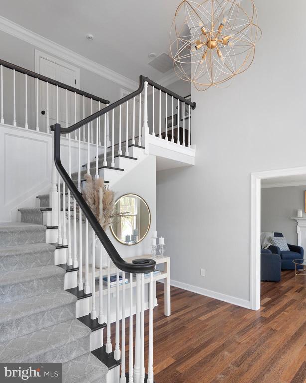 804 Coachway