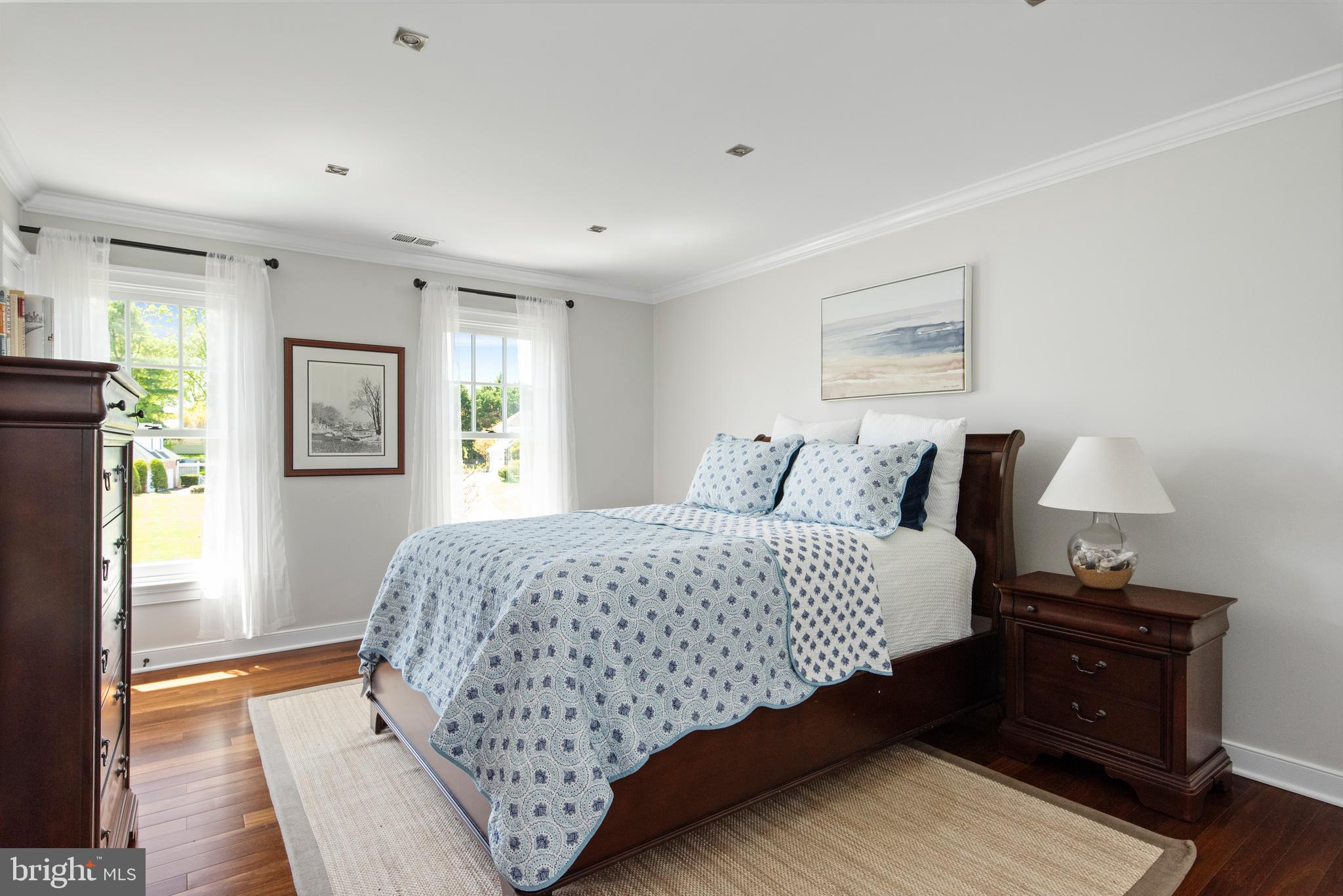 804 Coachway
