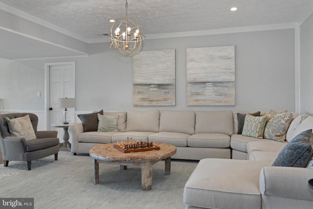 804 Coachway