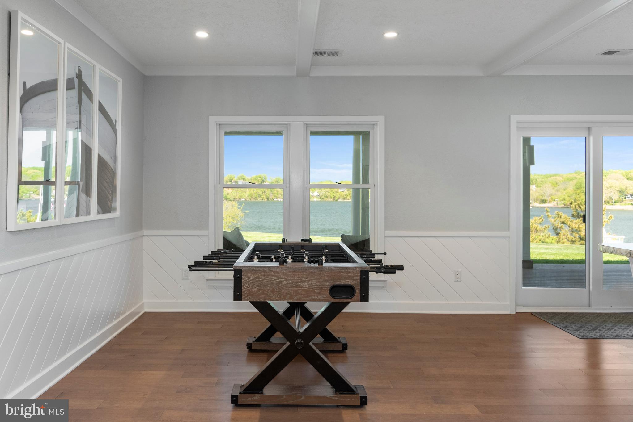 804 Coachway