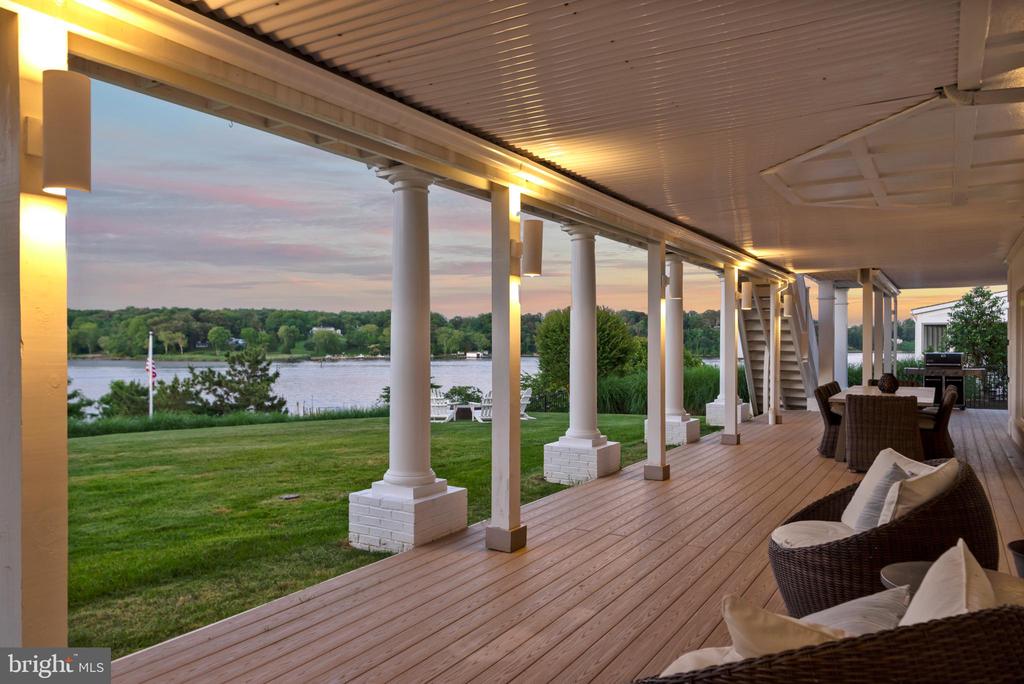804 Coachway