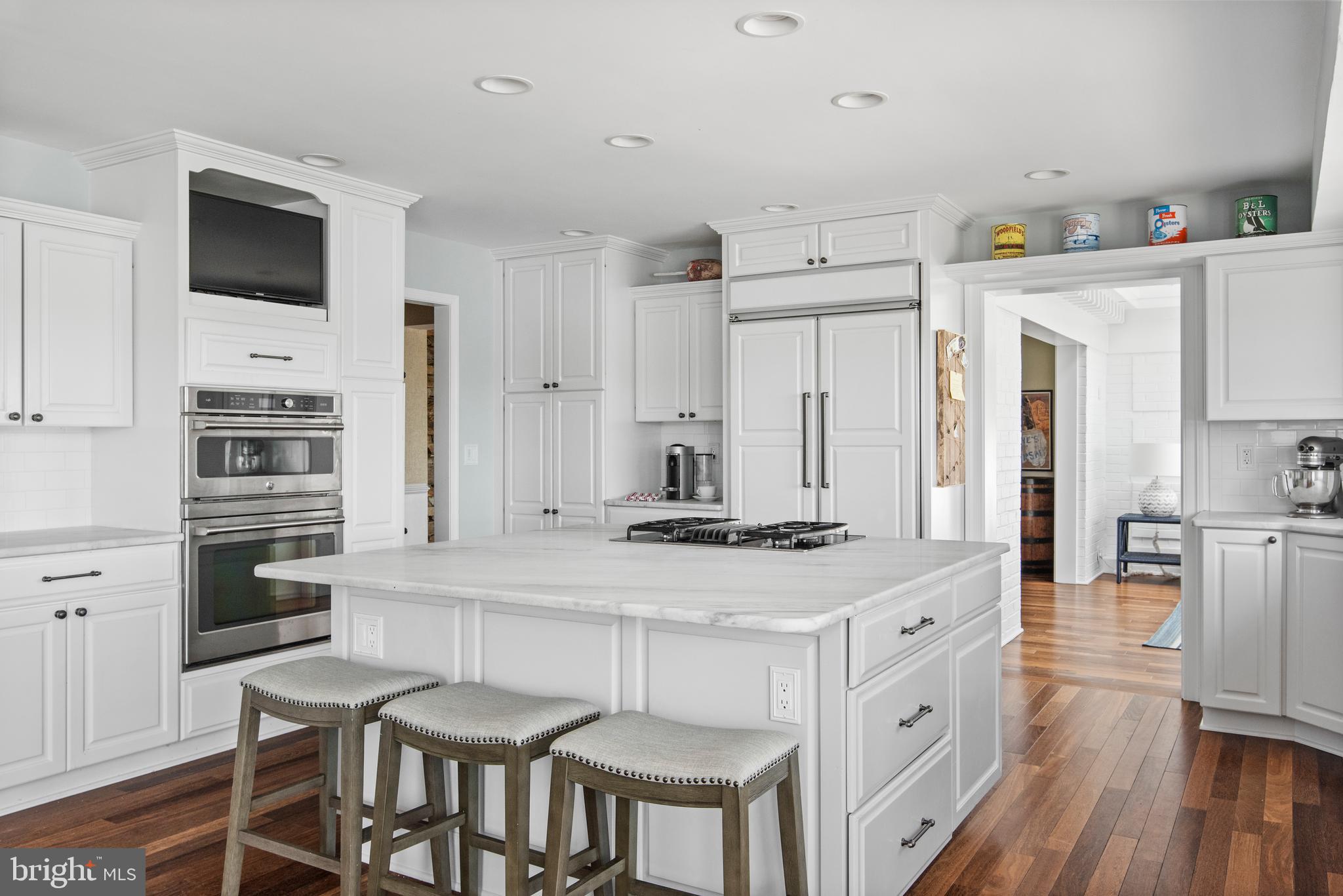 804 Coachway