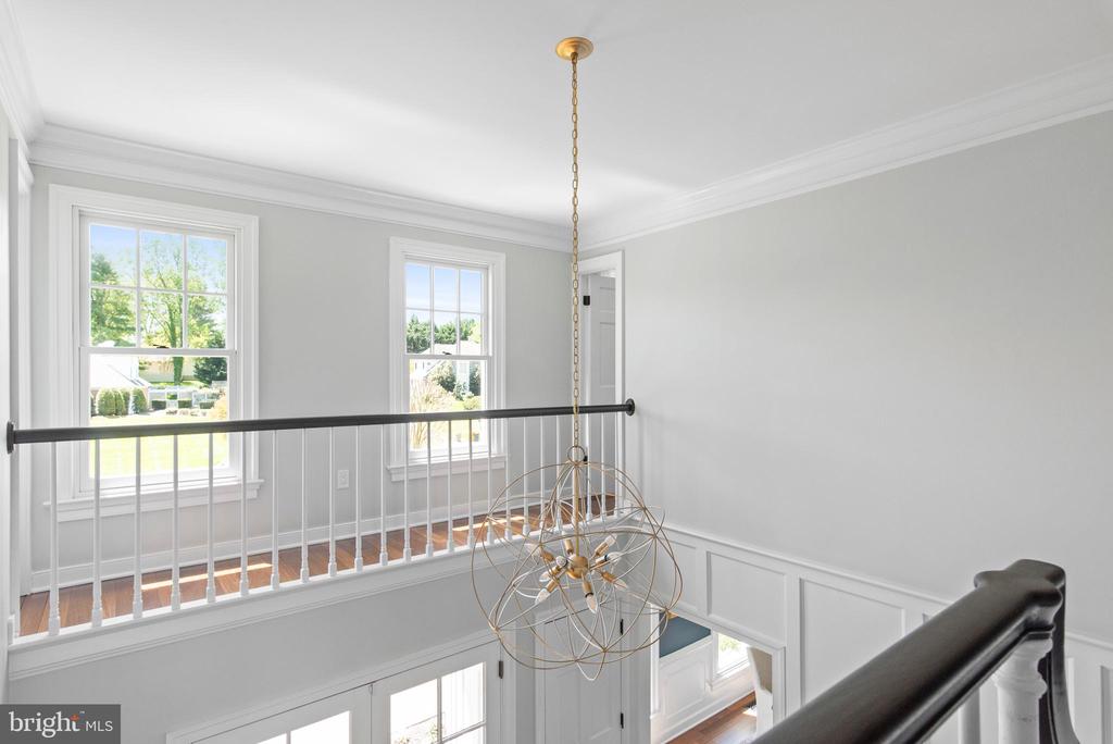 804 Coachway