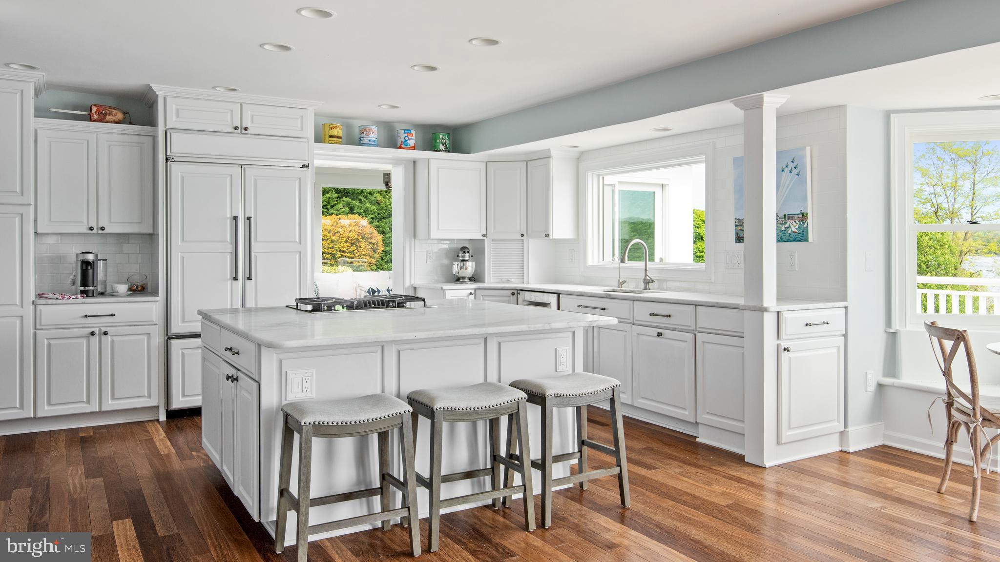804 Coachway