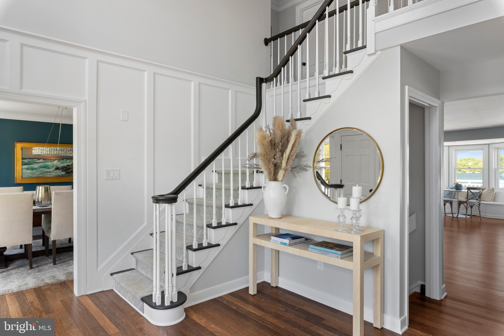 804 Coachway