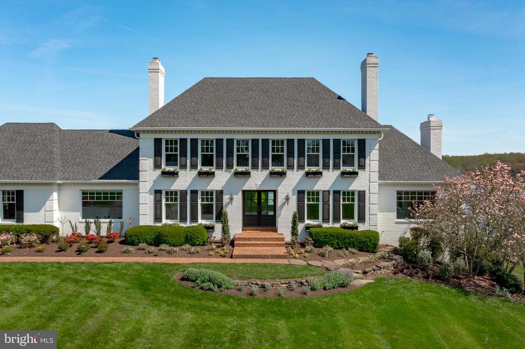804 Coachway