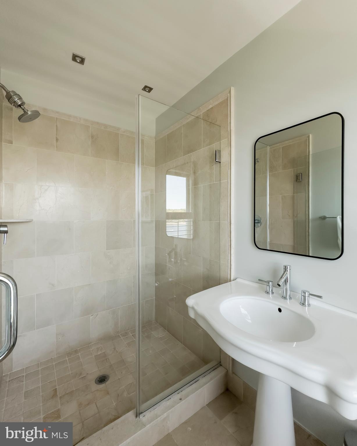 804 Coachway