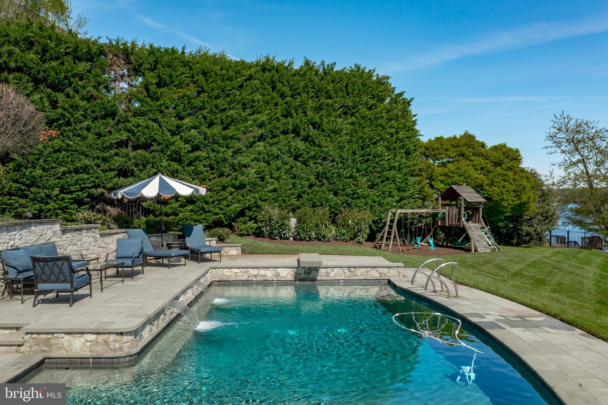 804 Coachway