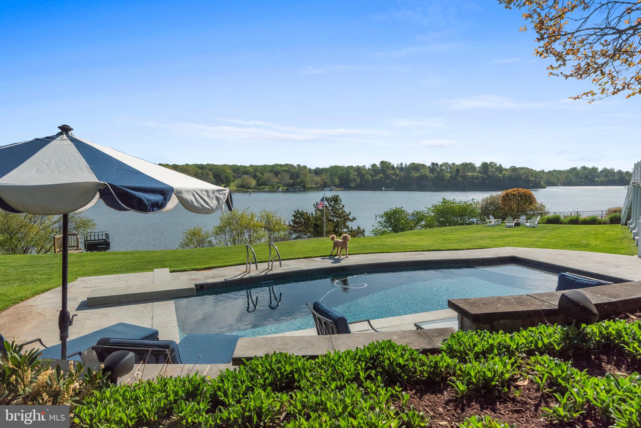 804 Coachway
