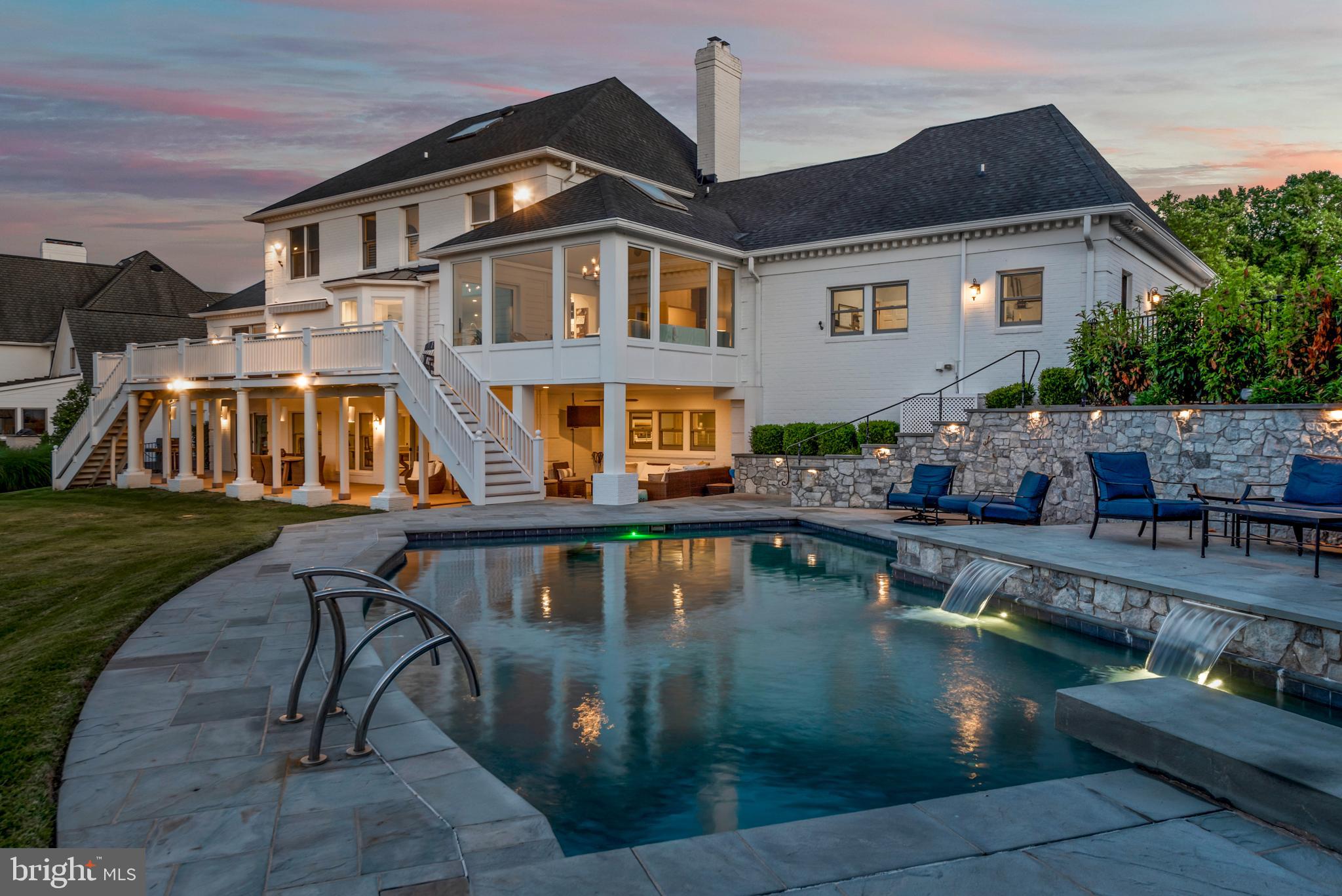 804 Coachway