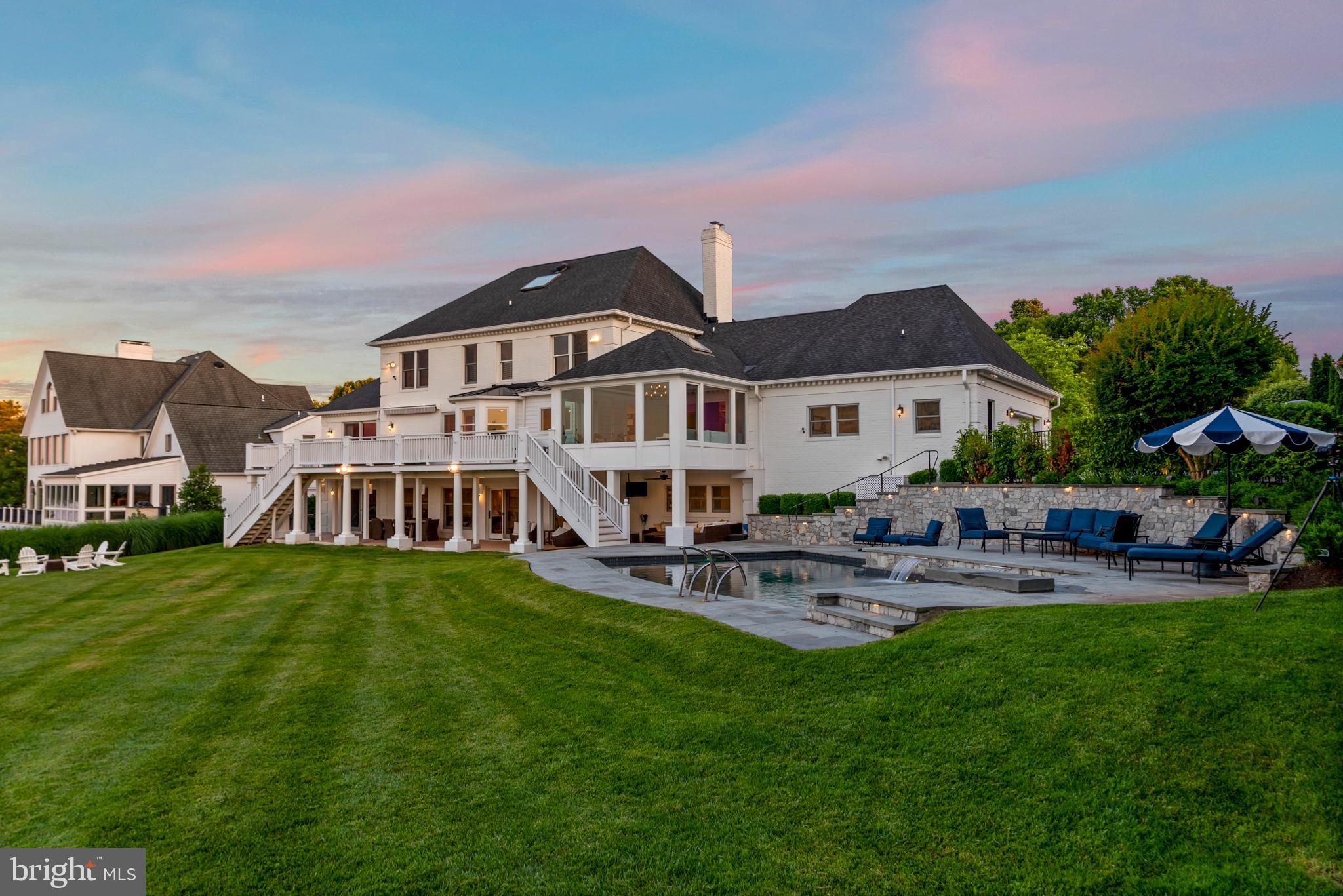 804 Coachway