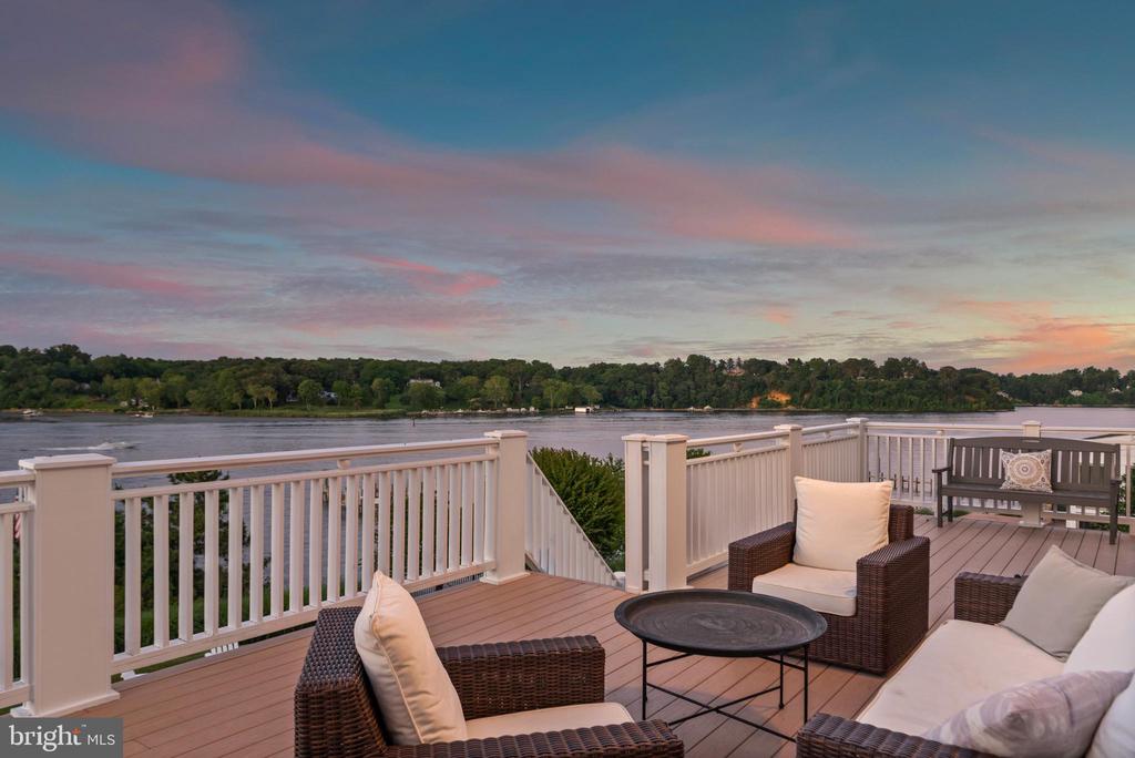 804 Coachway