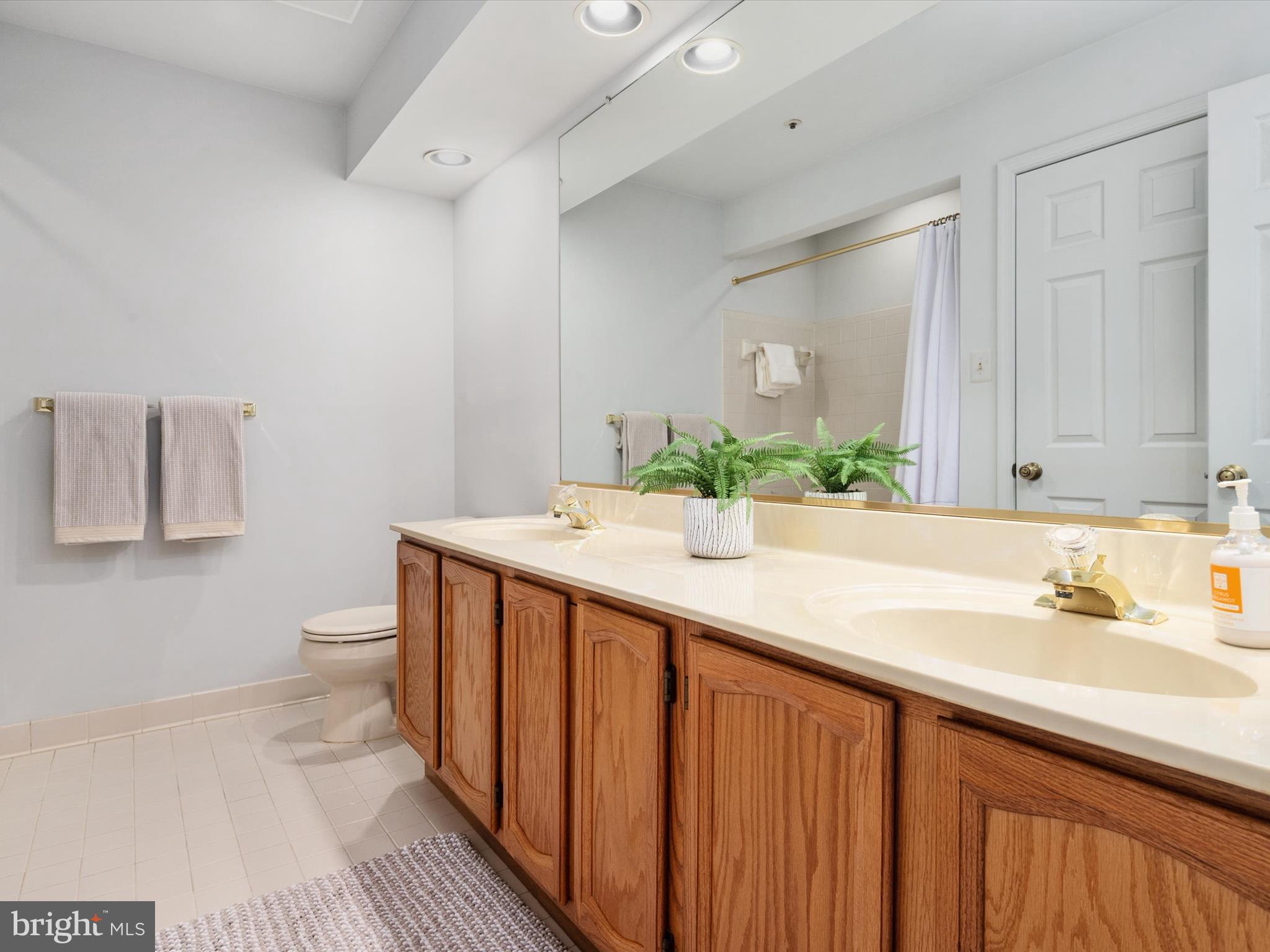 2706 Summerview Way #303
