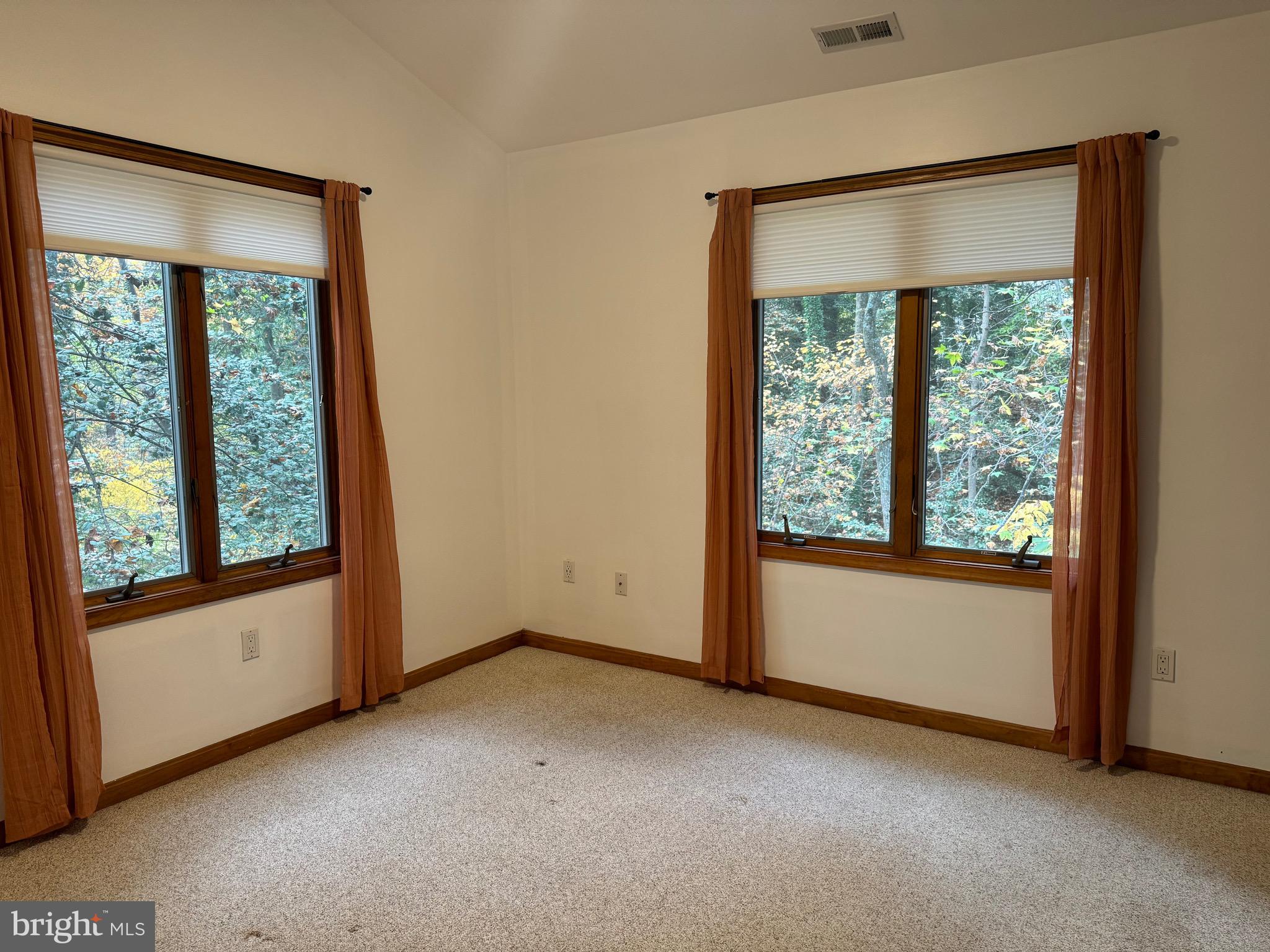836 DOGWOOD TRL