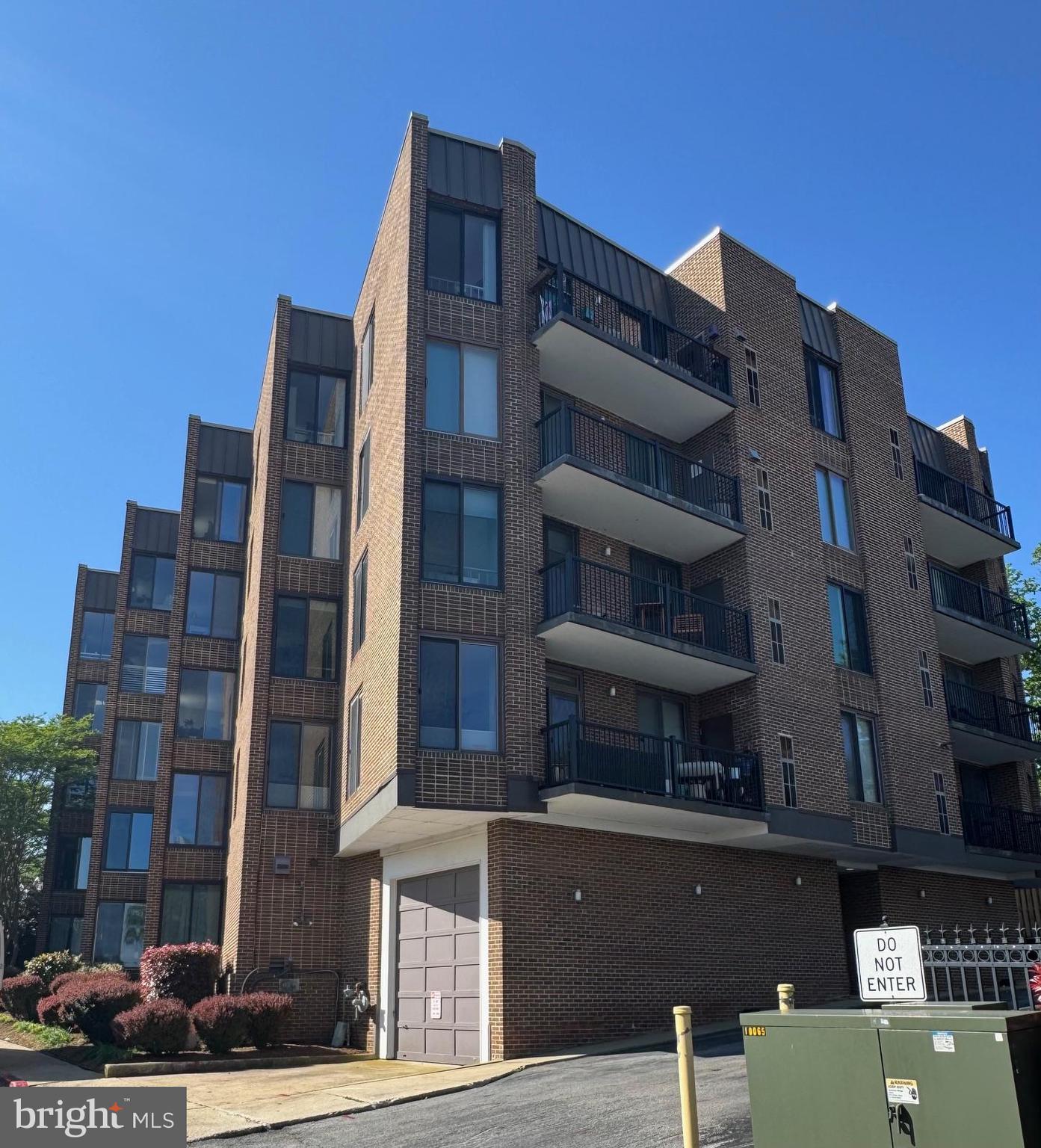 316 Burnside St #304
