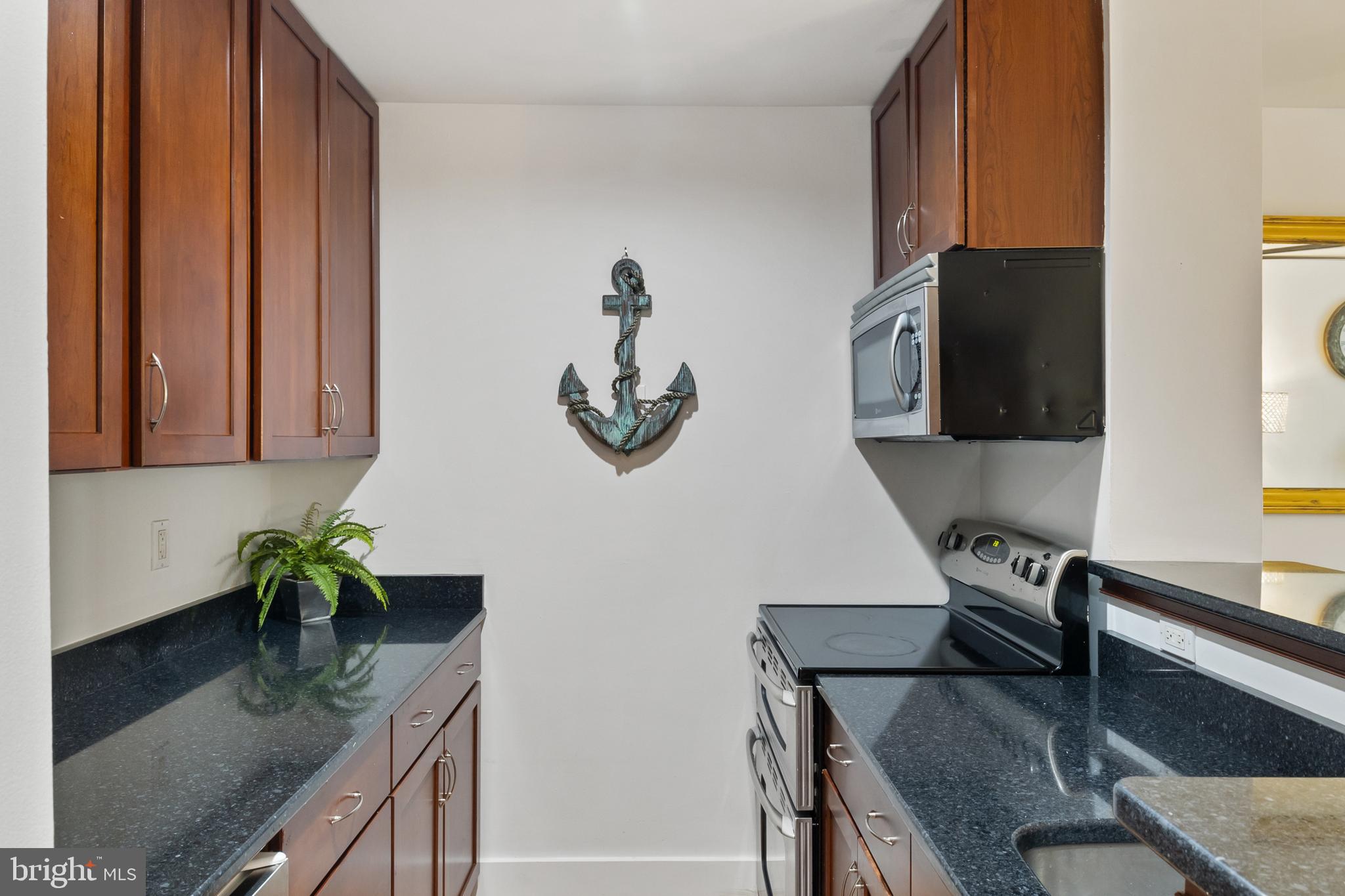 316 Burnside St #304