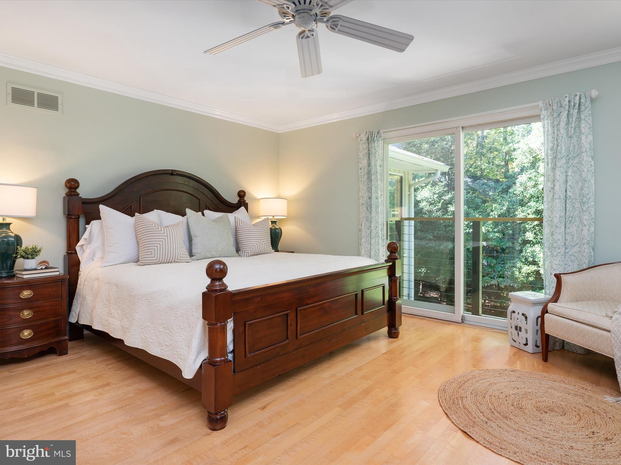 1676 SAINT ALBANS SQUARE