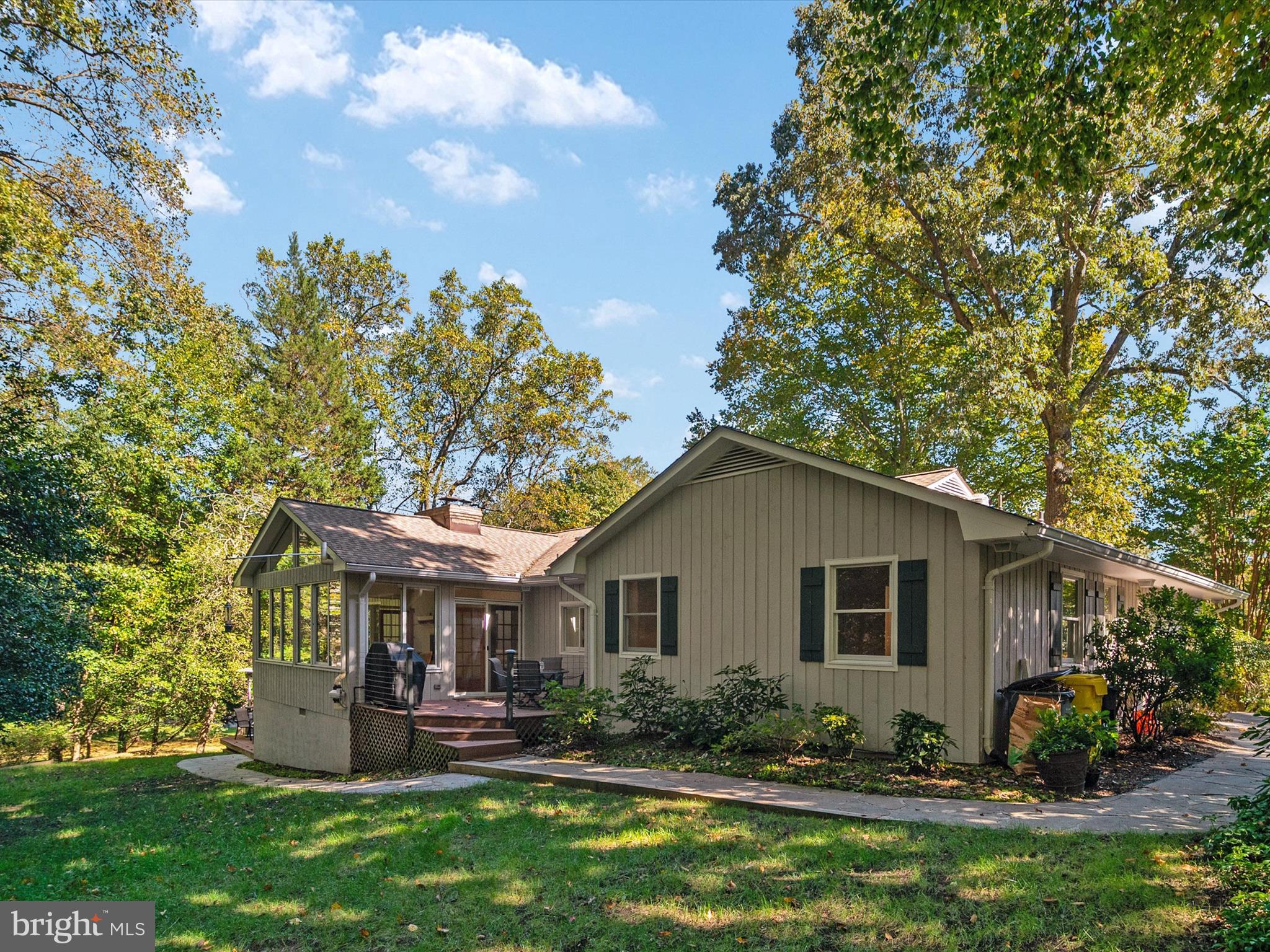 1676 SAINT ALBANS SQUARE