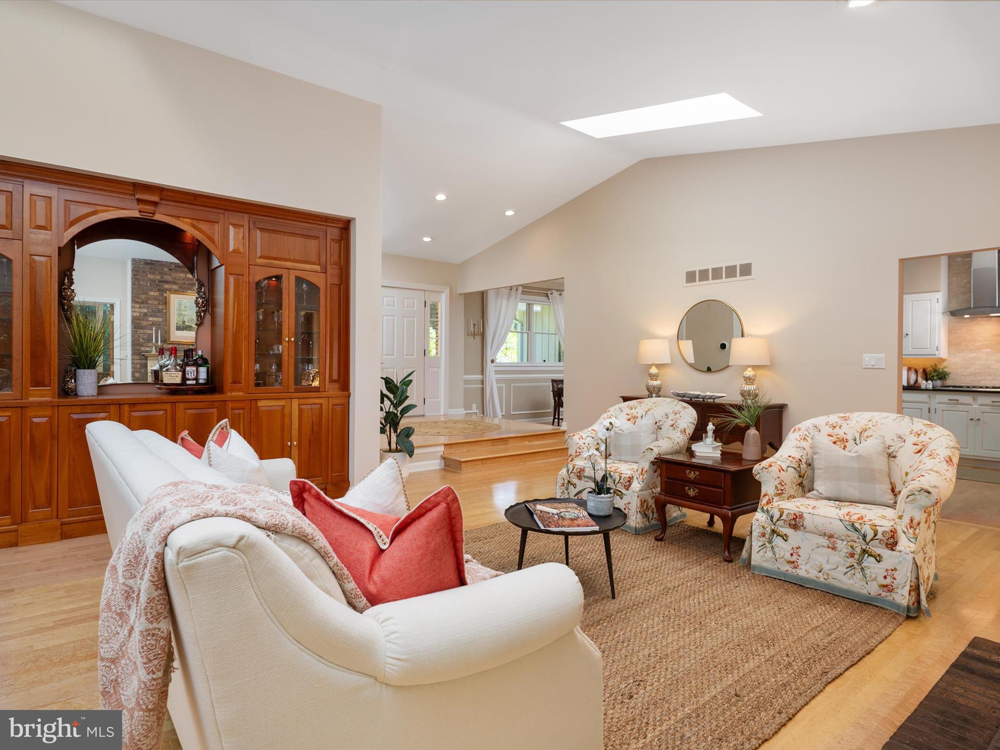 1676 SAINT ALBANS SQUARE