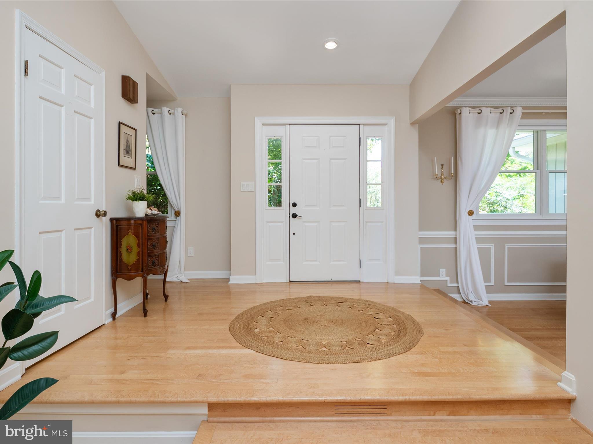 1676 SAINT ALBANS SQUARE