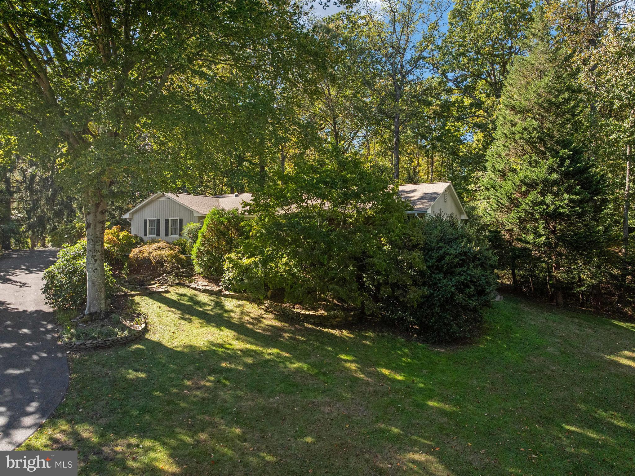 1676 SAINT ALBANS SQUARE