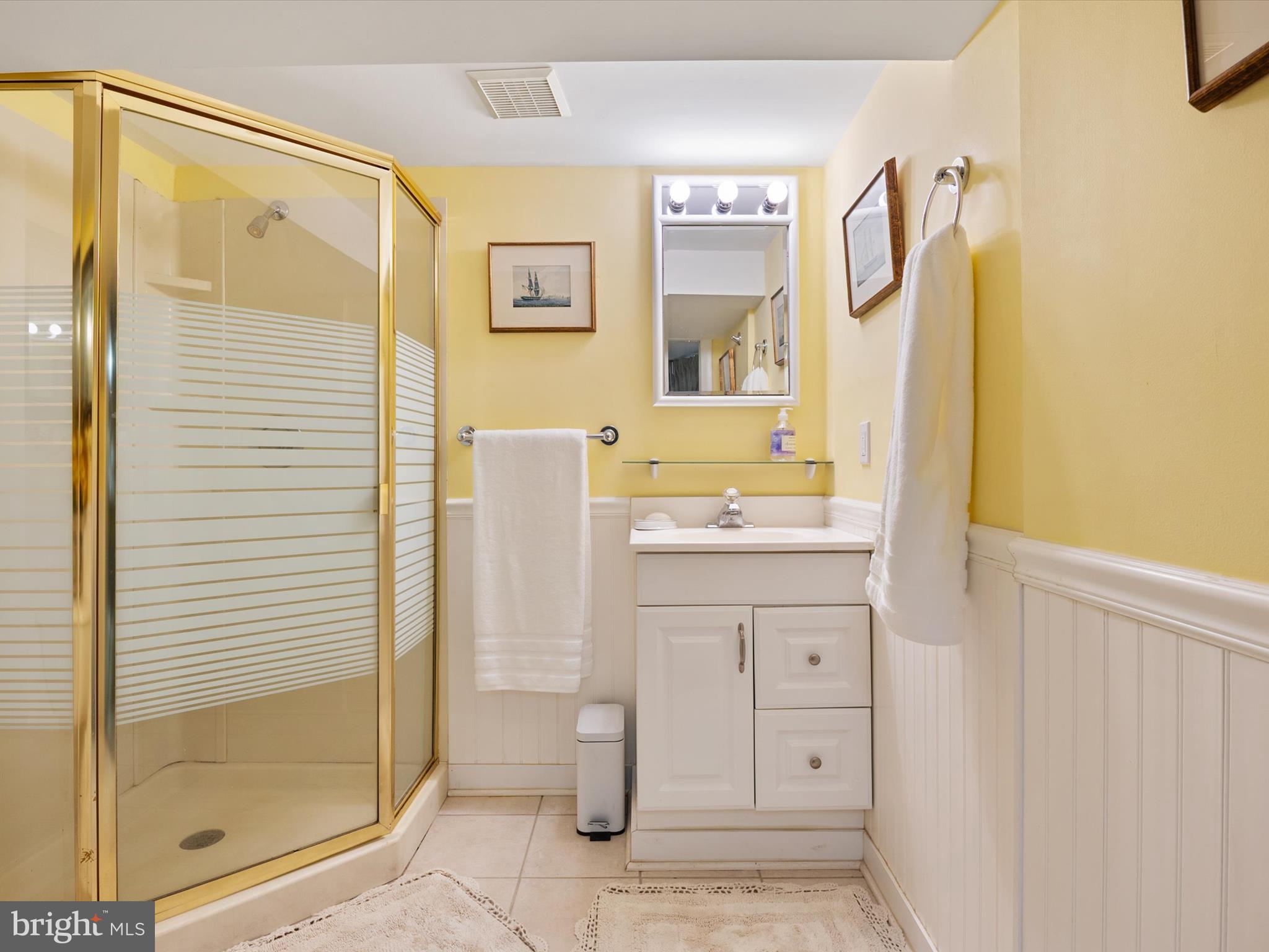 1676 SAINT ALBANS SQUARE