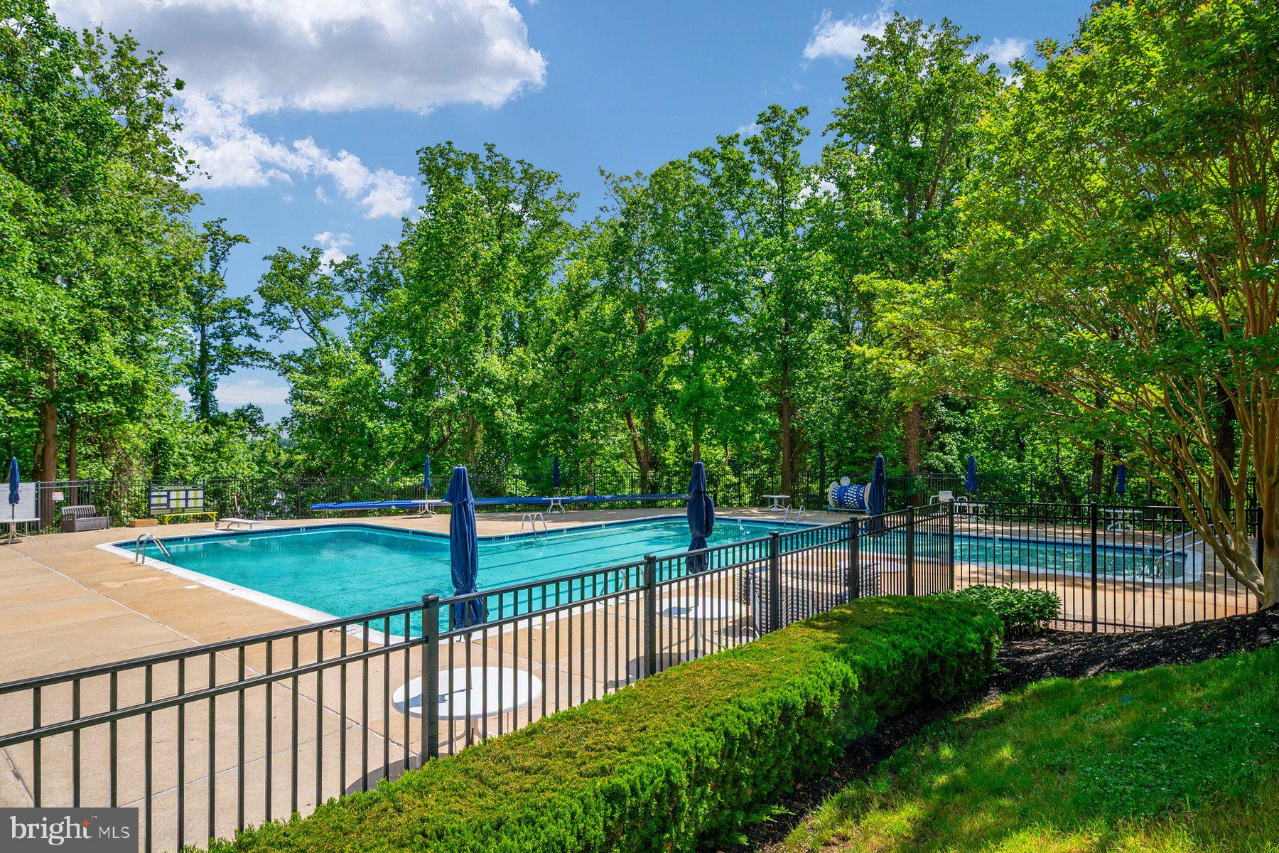 1676 SAINT ALBANS SQUARE