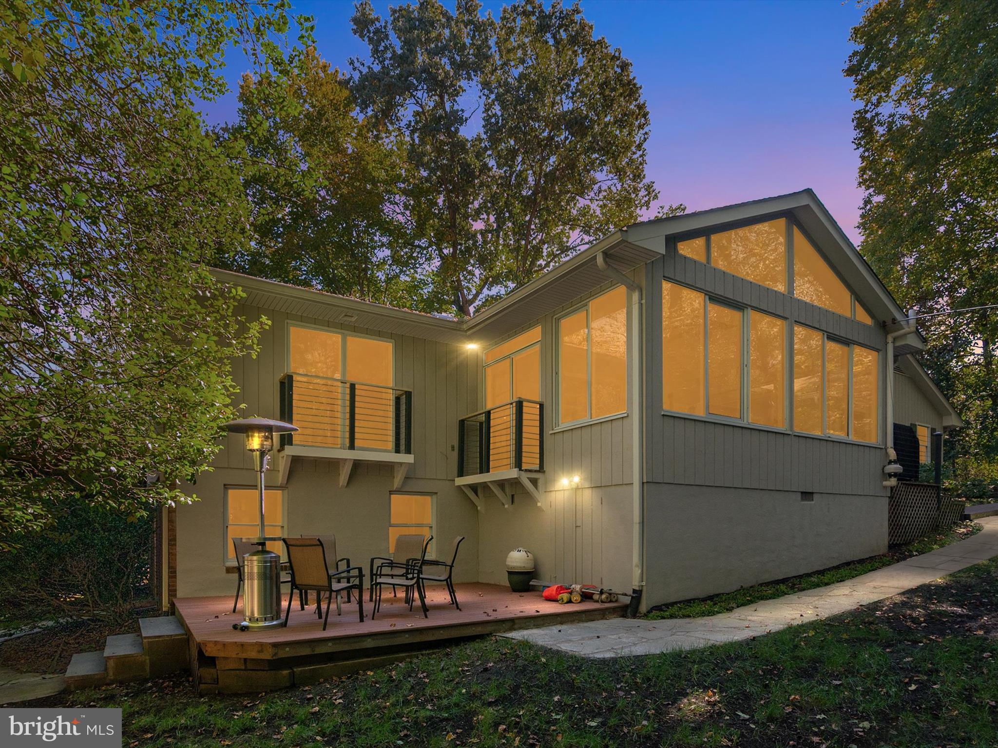 1676 SAINT ALBANS SQUARE