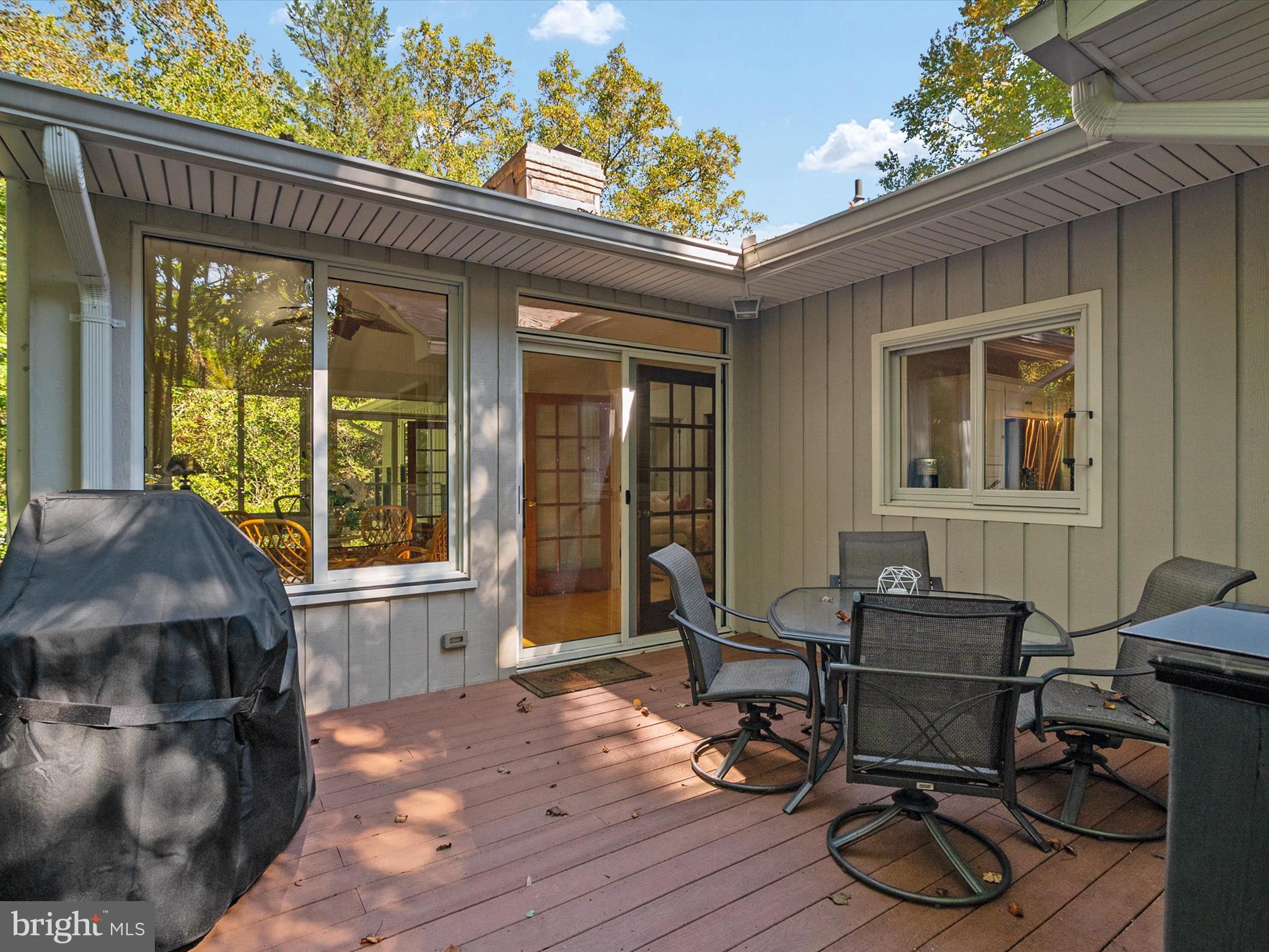 1676 SAINT ALBANS SQUARE