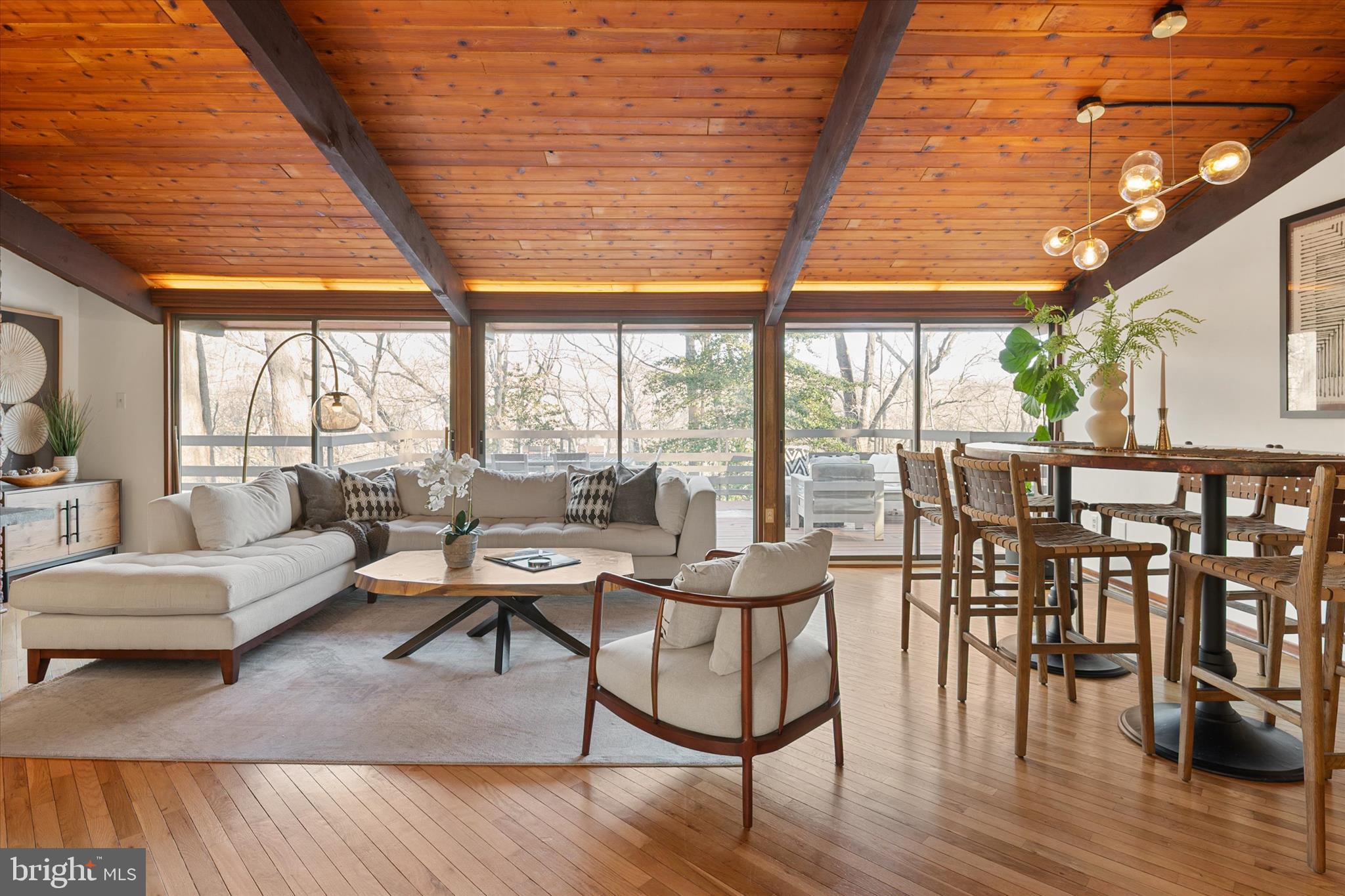900 COACHWAY