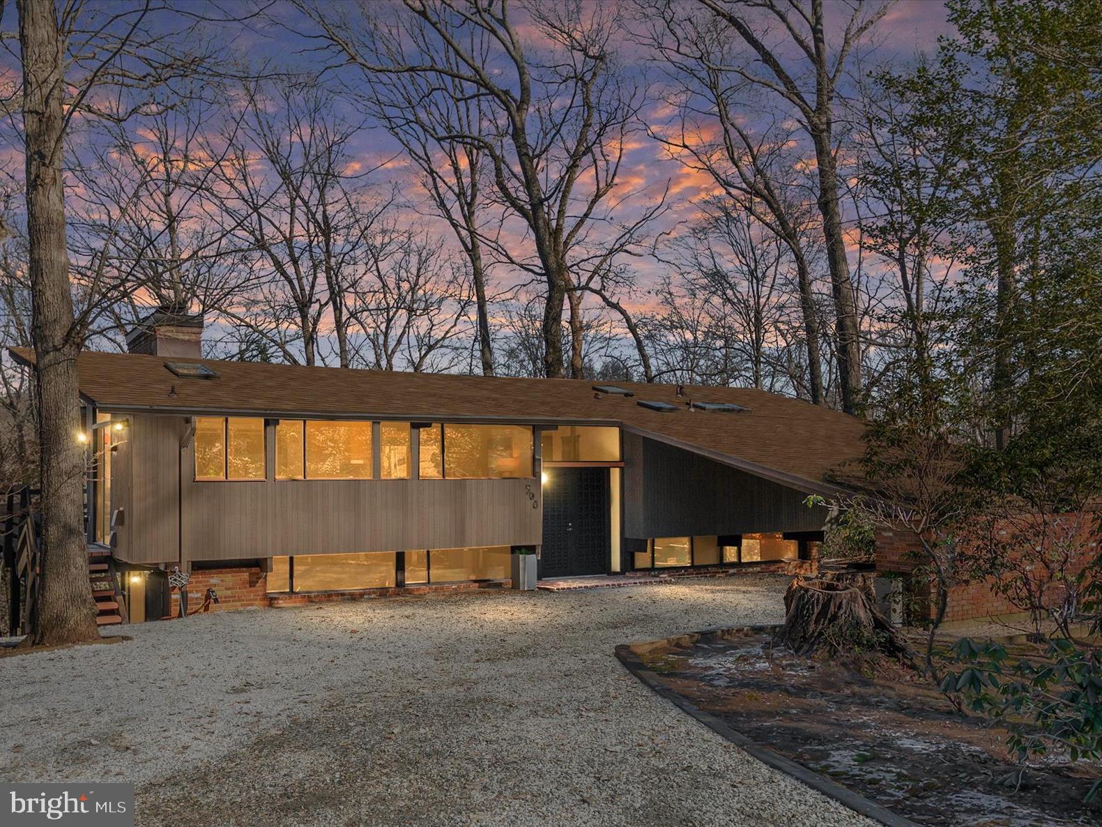 900 COACHWAY