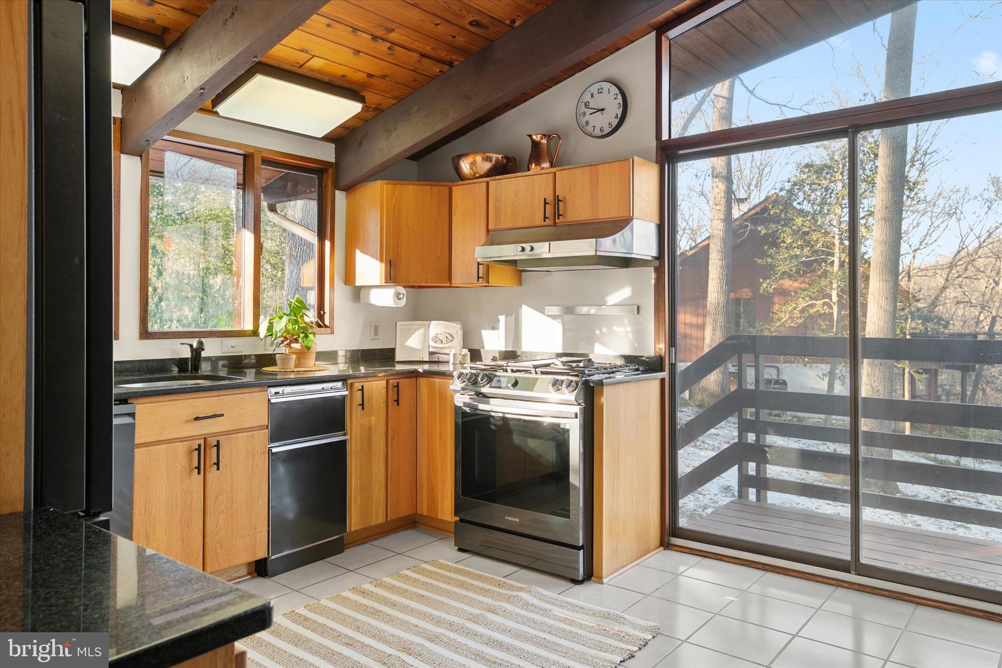 900 COACHWAY