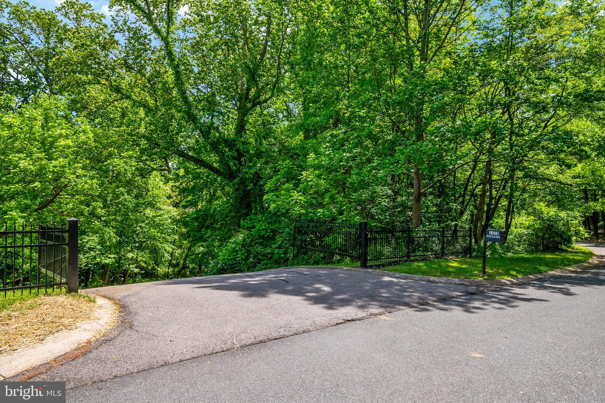 900 COACHWAY