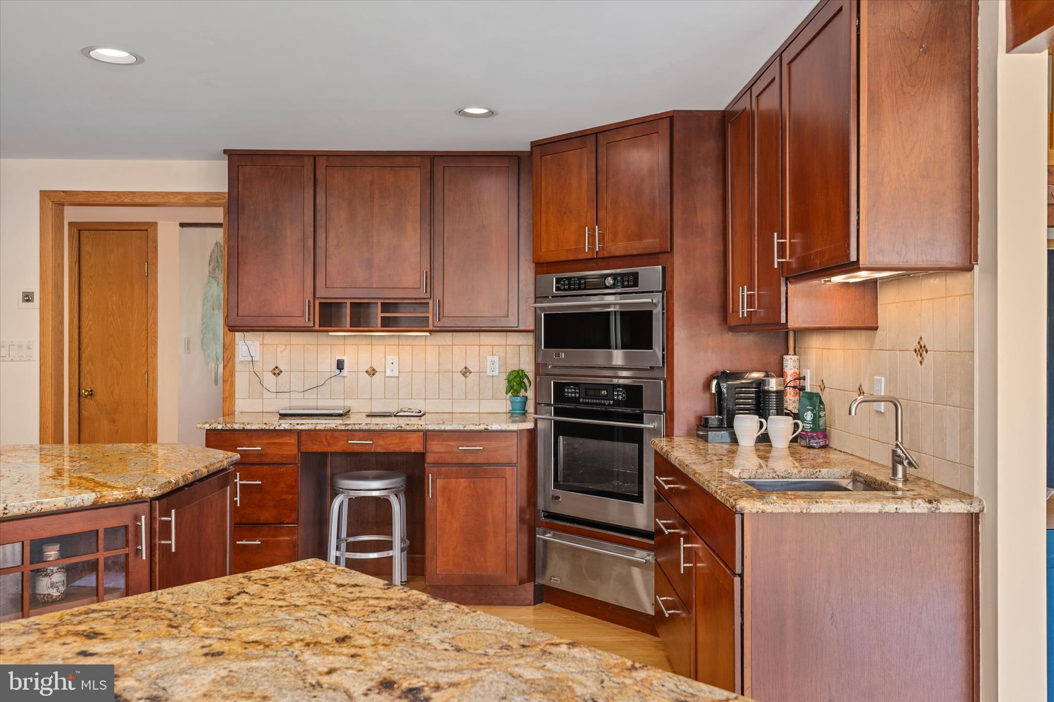 1588 EATON WAY