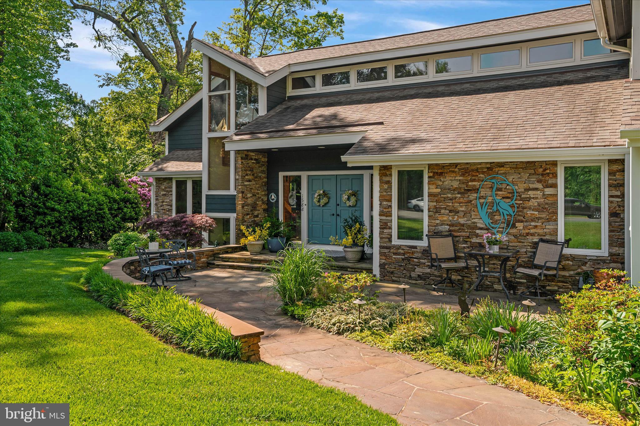 1588 EATON WAY