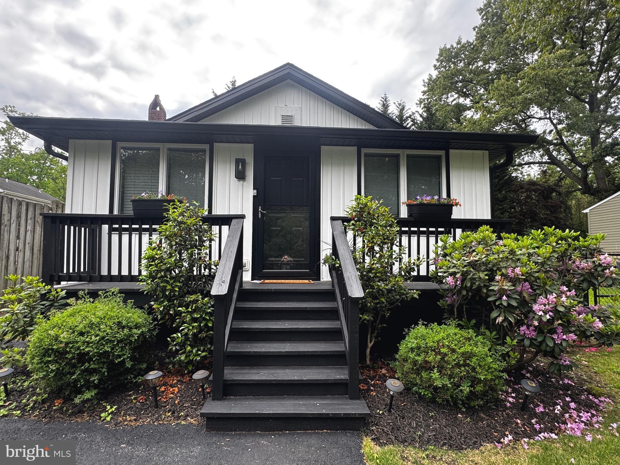 864 DOGWOOD TRAIL