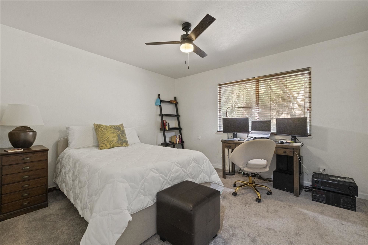 15512 Paseo De Los Robles