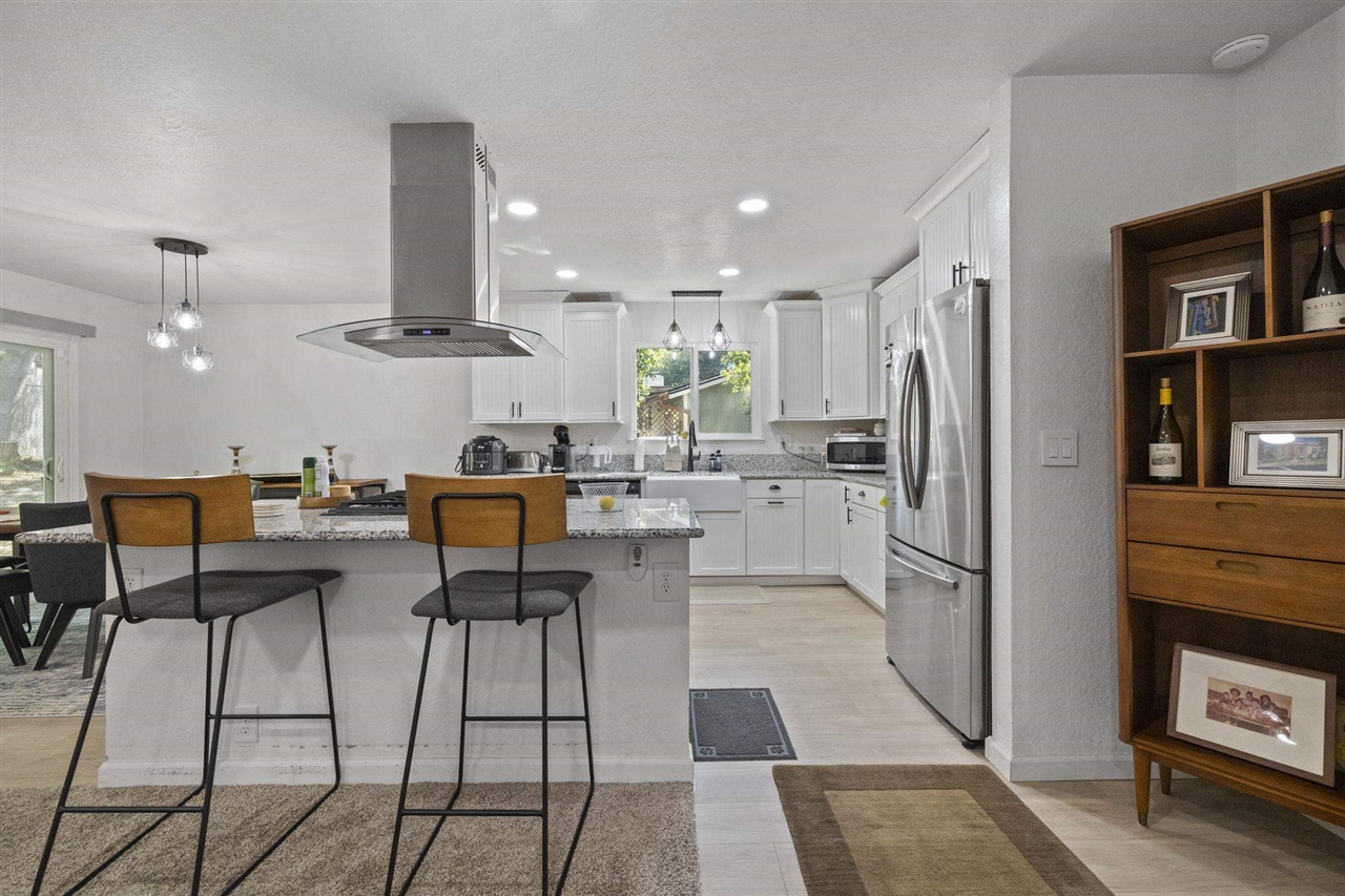 15512 Paseo De Los Robles