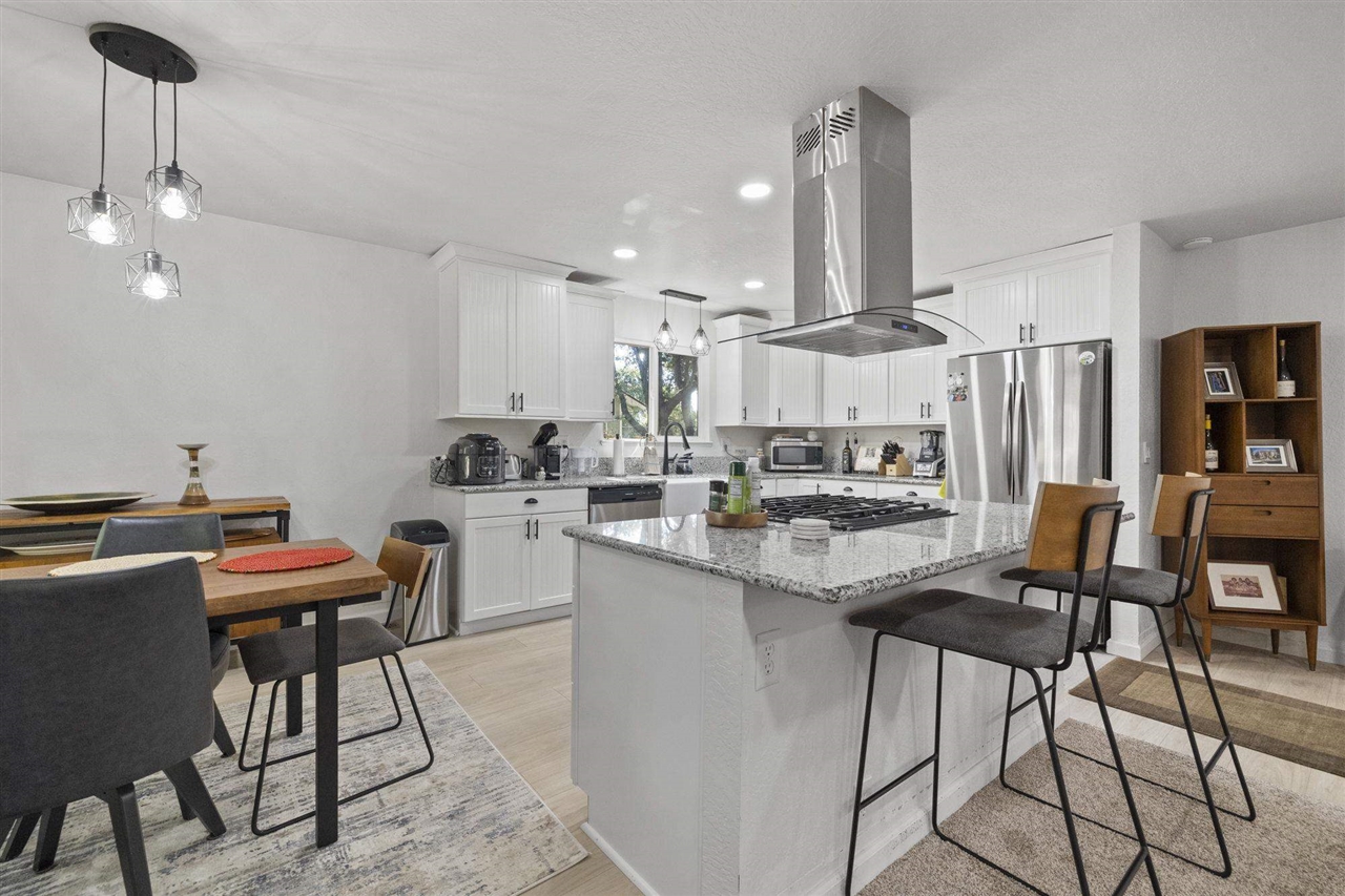 15512 Paseo De Los Robles